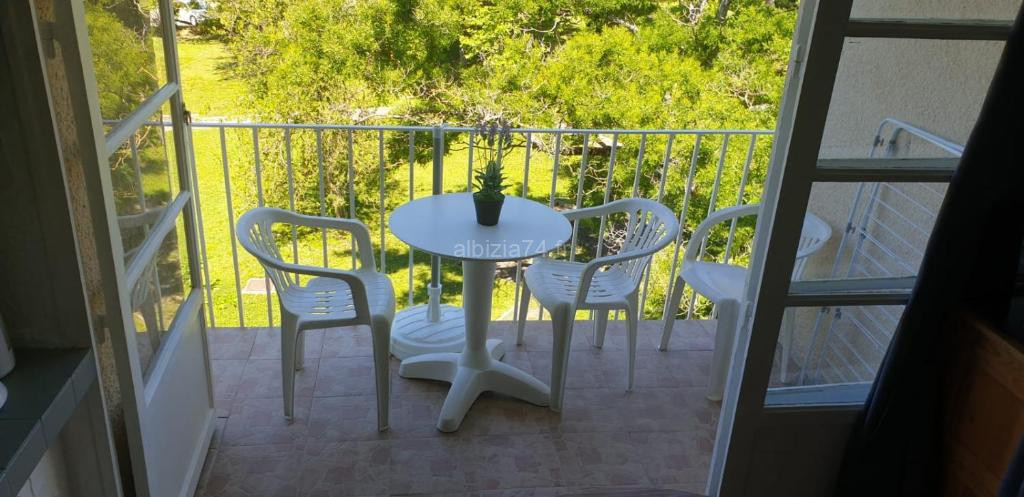 photo de Studio lou paradou residence le provence