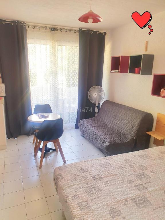 Photo du Coquet Studio Classé Deux Étoiles, Balcon avec Table, et Wifi
