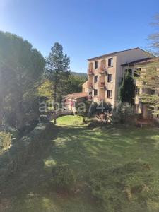 Photo de l'Appartements Joli Studio Gréoux Les Bains à Gréoux-les-Bains