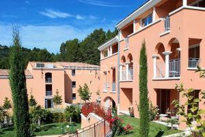 Two rooms appartment in residence with pool à Gréoux-les-Bains