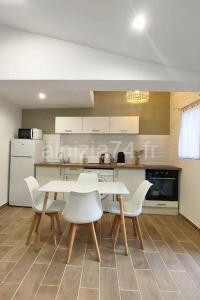 Appartement au cœur du village, climatisé avec extérieur à Gréoux-les-Bains