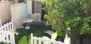 Maisonnette studio jardinet à Gréoux-les-Bains