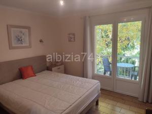 T 1 avec terrasse face rivière à 1 min des thermes à Gréoux-les-Bains