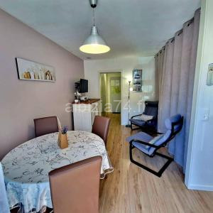 Charmant studio idéal cure ou vacances en Provence à Gréoux-les-Bains