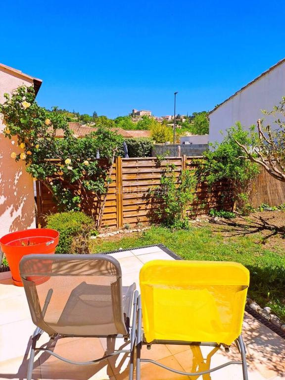 Maison conviviale en pleine nature à Gréoux-les-Bains, 3 chambres