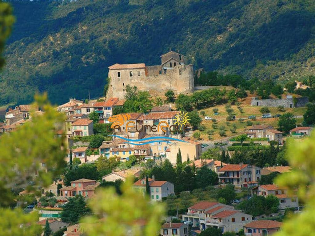 Photo de Maison dans le centre Historique de Gréoux - Idéale cures thermales