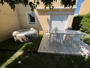 Villa en Provence 2 T3 jardin clos et SPA à Gréoux-les-Bains