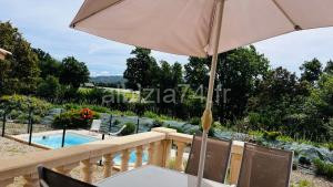 Villa avec piscine 3 chambres et 3 salles de bains à Gréoux-les-Bains à Gréoux-les-Bains